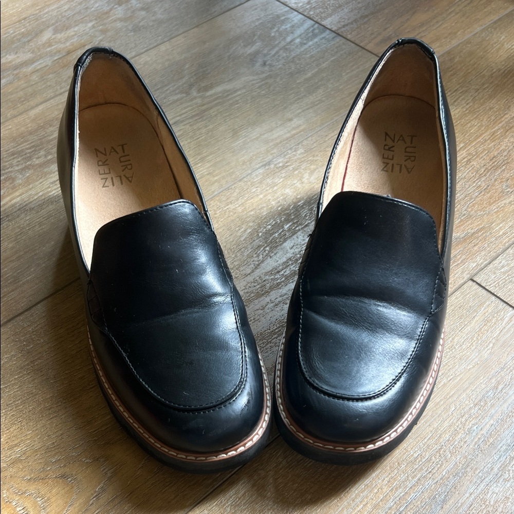 Naturalizer Black Leather Loafers